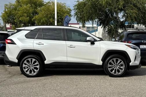 2023 Toyota RAV4 XLE Premium