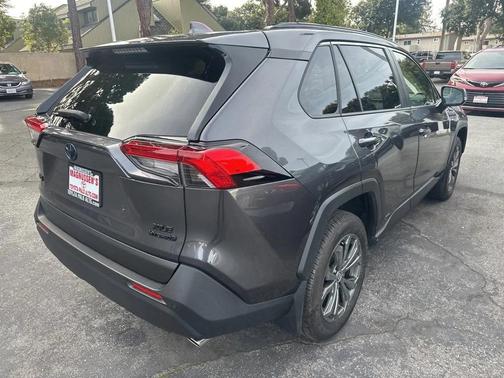 2023 Toyota RAV4 Hybrid XLE Premium