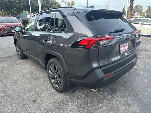 2023 Toyota RAV4 Hybrid XLE Premium