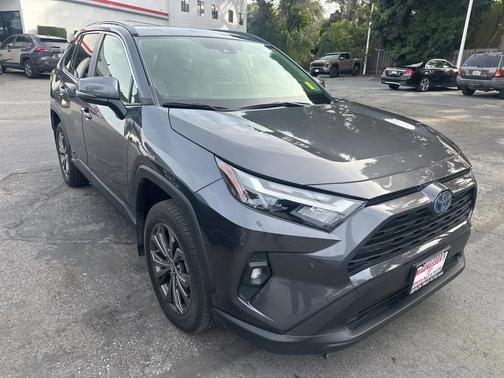 2023 Toyota RAV4 Hybrid XLE Premium