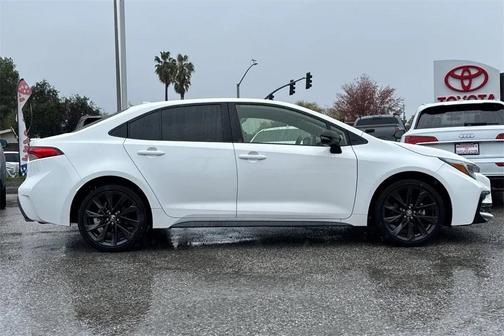 2024 Toyota Corolla Hybrid SE