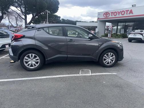 2021 Toyota C-HR LE