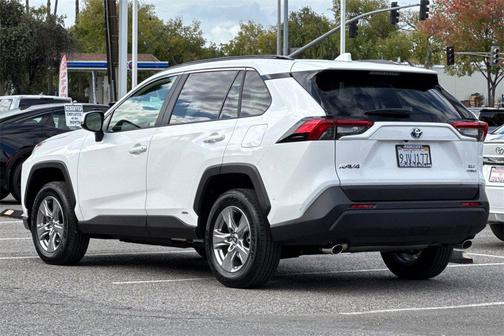 2024 Toyota RAV4 Hybrid XLE