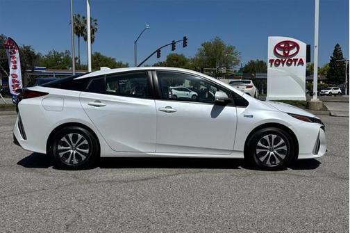 2021 Toyota Prius Prime LE