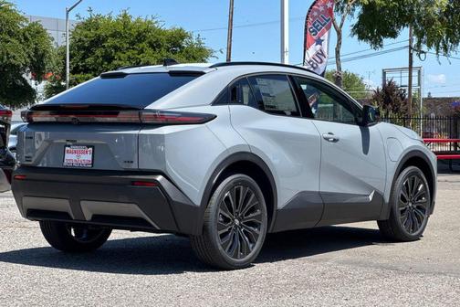 Cement 2026 Toyota C-HR XSE