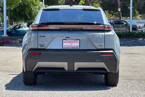 Cement 2026 Toyota C-HR XSE