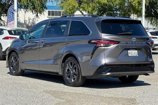 2022 Toyota Sienna XSE 7 Passenger