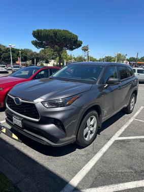 Magnetic Gray Metallic 2023 Toyota Highlander Hybrid LE