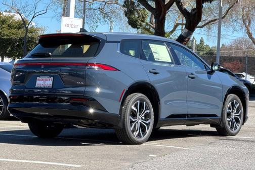 2026 Toyota Crown Signia XLE