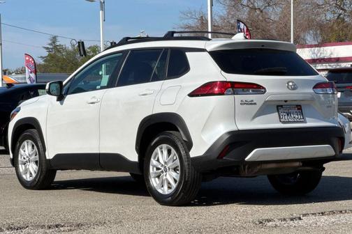 2024 Toyota Corolla Cross LE