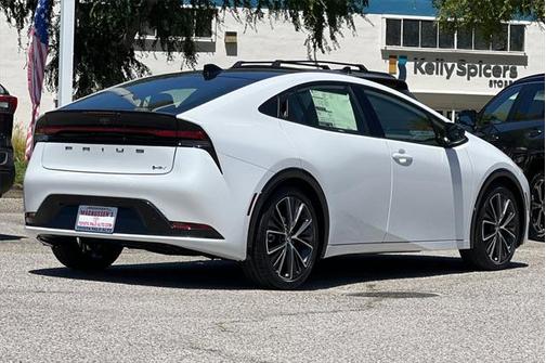 2025 Toyota Prius XLE