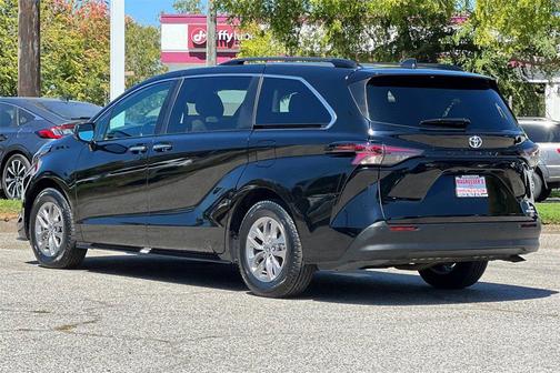 2024 Toyota Sienna XLE