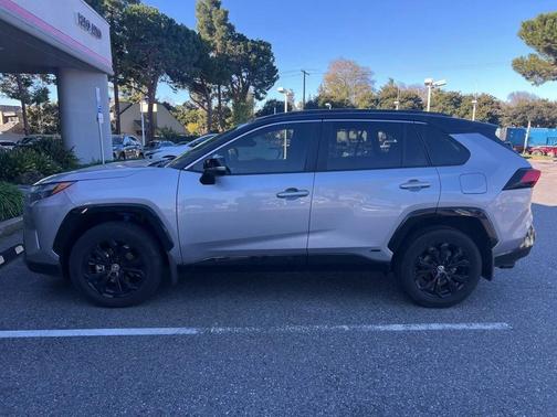 2024 Toyota RAV4 Hybrid SE