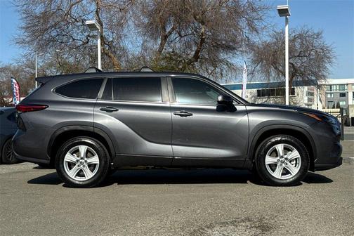 2023 Toyota Highlander Hybrid LE