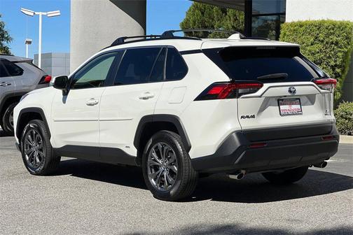 2022 Toyota RAV4 Hybrid XLE Premium