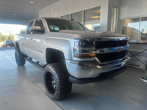 Silver Ice Metallic 2018 Chevrolet Silverado 1500 1LT