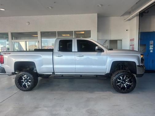 Silver Ice Metallic 2018 Chevrolet Silverado 1500 1LT