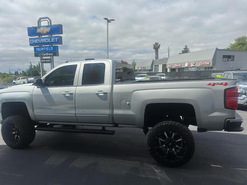 Silver Ice Metallic 2018 Chevrolet Silverado 1500 1LT