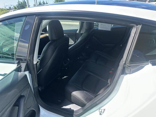 WHITE 2023 Tesla Model 3 Standard Range