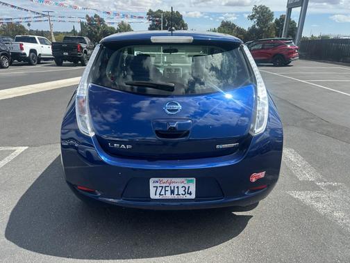 Deep Blue Pearl 2017 Nissan Leaf S