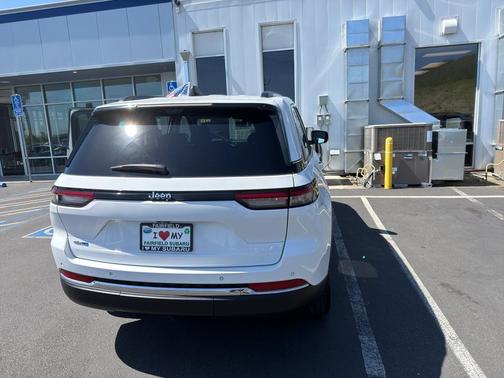 Bright White Clearcoat 2023 Jeep Grand Cherokee 4xe Base