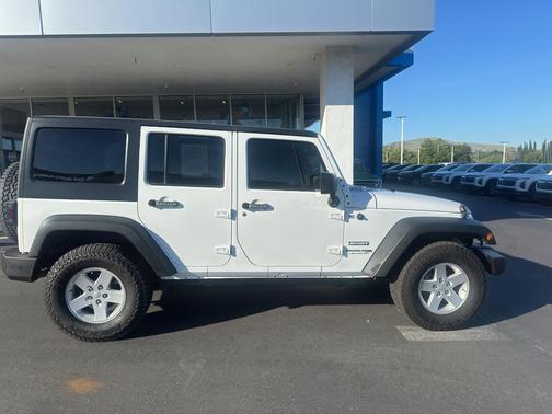 Bright White Clearcoat 2018 Jeep Wrangler JK Unlimited Sport