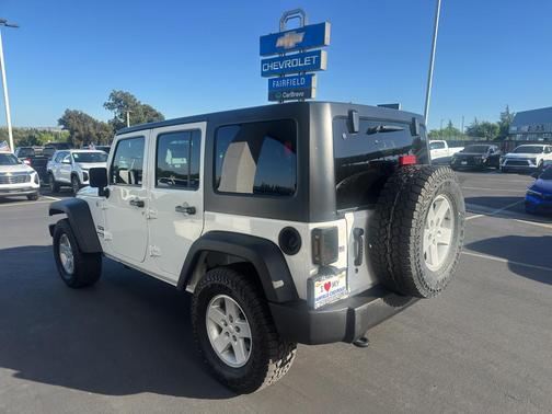 Bright White Clearcoat 2018 Jeep Wrangler JK Unlimited Sport