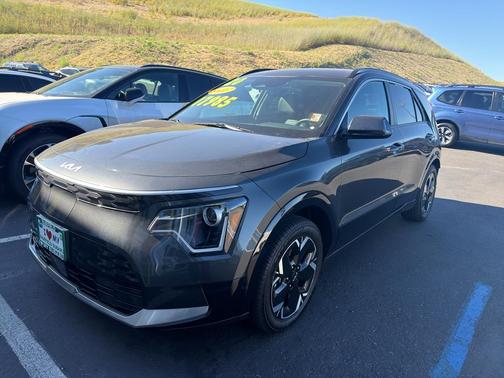 Graphite Gray 2023 Kia Niro EV Wind