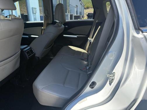 White 2015 Honda CR-V EX-L