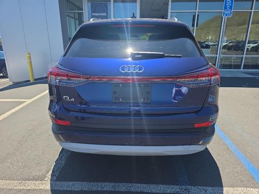 Navarra Blue Metallic 2023 Audi Q4 e-tron Premium Plus 40 RWD