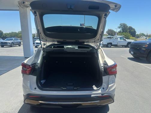 White Sands 2026 Chevrolet Trax ACTIV