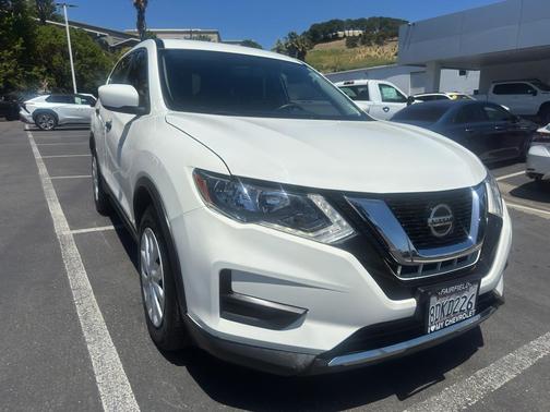 Glacier White 2018 Nissan Rogue S