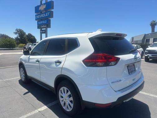 Glacier White 2018 Nissan Rogue S