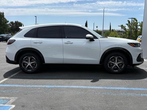 WHITE 2023 Honda HR-V EX-L