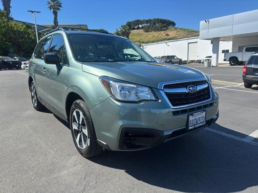 Jasmine Green Metallic 2018 Subaru Forester 2.5i