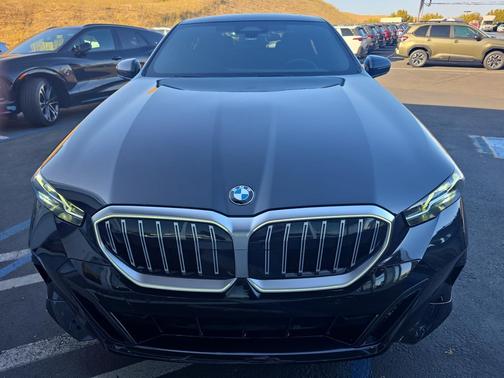 Black Sapphire Metallic 2026 BMW 530 530i