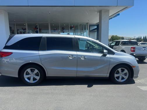 Lunar Silver Metallic 2019 Honda Odyssey EX-L