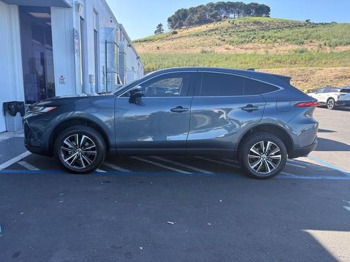 Coastal Gray Metallic 2024 Toyota Venza LE