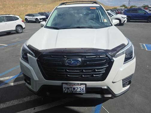 Crystal White Pearl 2024 Subaru Forester Limited