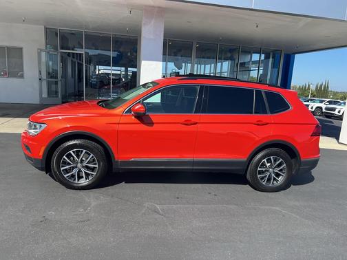 Habanero Orange Metallic 2018 Volkswagen Tiguan 2.0T SE 4MOTION