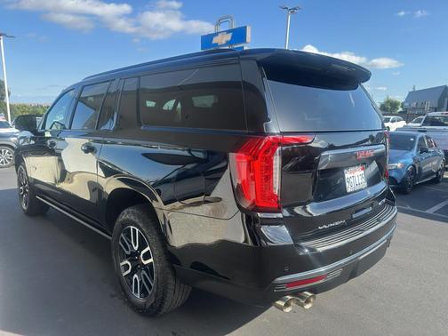 Onyx Black 2023 GMC Yukon XL 4WD AT4
