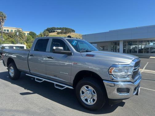 Billet Silver Metallic Clearcoat 2022 RAM 2500 Tradesman Crew Cab 4x4 8' Box