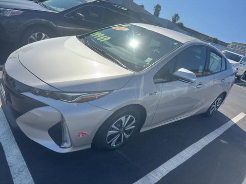 Titanium Glow 2018 Toyota Prius Prime Premium