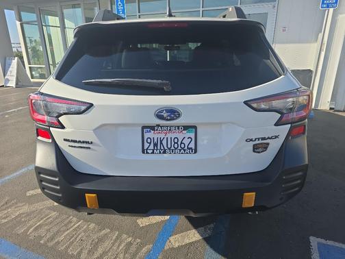 Crystal White Pearl 2025 Subaru Outback Wilderness