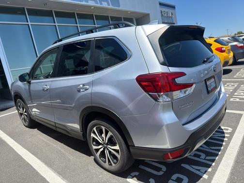 Ice Silver Metallic 2023 Subaru Forester Limited
