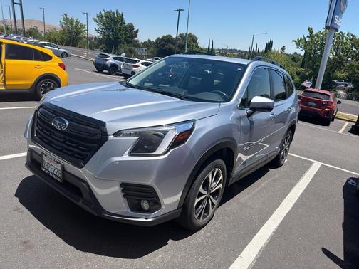 Ice Silver Metallic 2023 Subaru Forester Limited