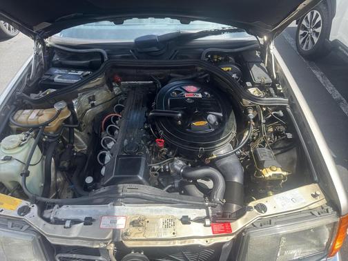 Gold 1992 Mercedes-Benz E-Class 3.0
