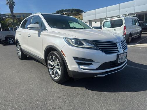 White Platinum Metallic Tri-Coat 2016 Lincoln MKC Select