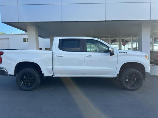Summit White 2026 Chevrolet Silverado 1500 LT