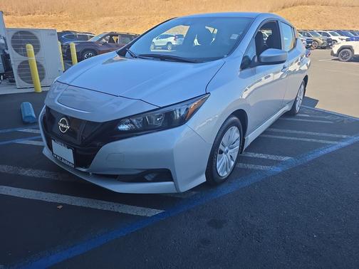 Brilliant Silver Metallic 2025 Nissan Leaf S